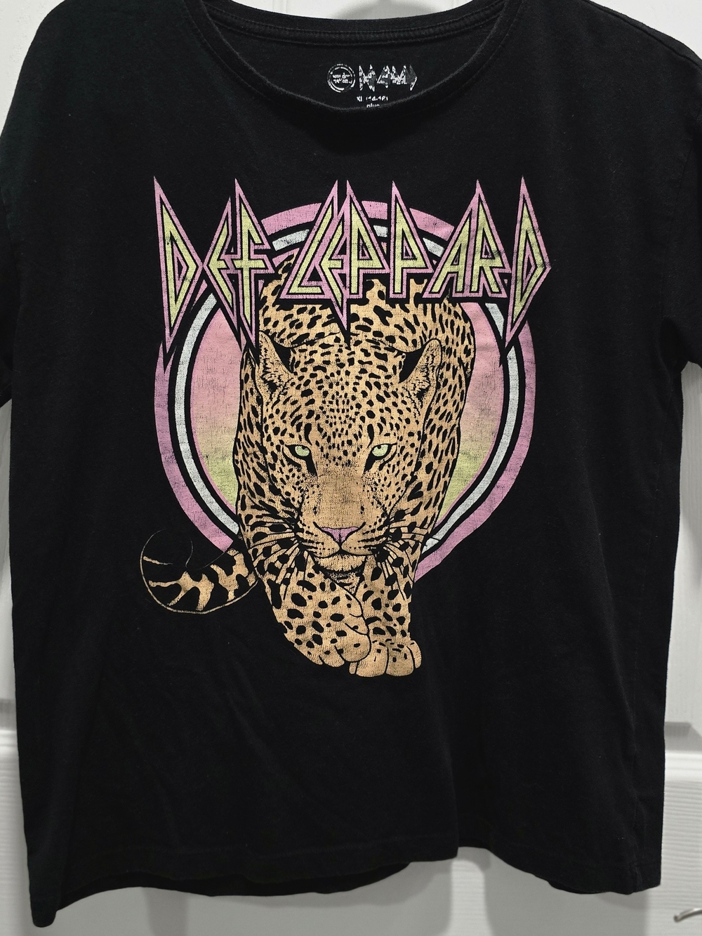 Def Leppard Leopard Graphic Tee - Black with Pink and Tan Artwork